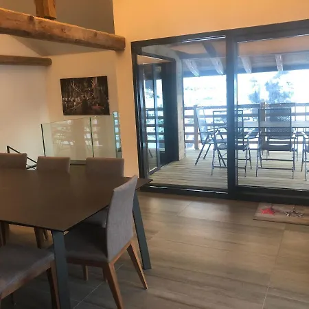 Grand Avec Terrasse A Chez-les-reuses Apartment Orsières