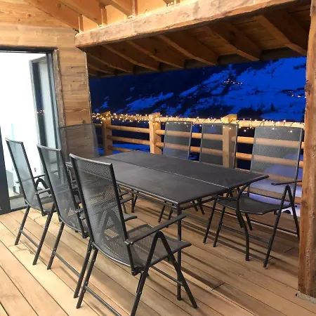 Grand Avec Terrasse A Chez-les-reuses Apartment *