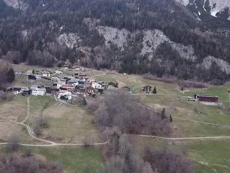 Daire Grand Avec Terrasse A Chez-les-reuses *