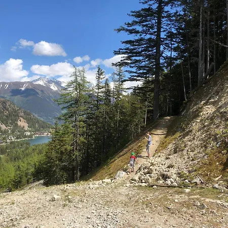 Grand Avec Terrasse A Chez-les-reuses アパート *