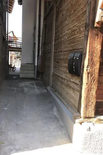 Grand Avec Terrasse à Chez-les-reuses *