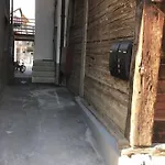 Grand Avec Terrasse A Chez-les-reuses *