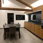 Grand Avec Terrasse à Chez-les-reuses Appartamento *