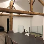 Grand Avec Terrasse à Chez-les-reuses