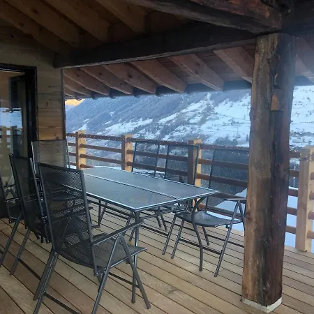 Grand Avec Terrasse à Chez-les-reuses Appartamento