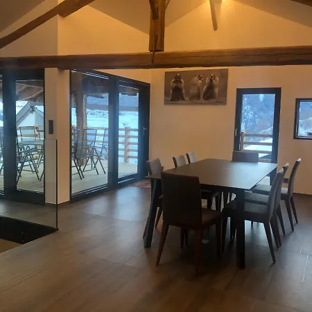 Grand Avec Terrasse à Chez-les-reuses